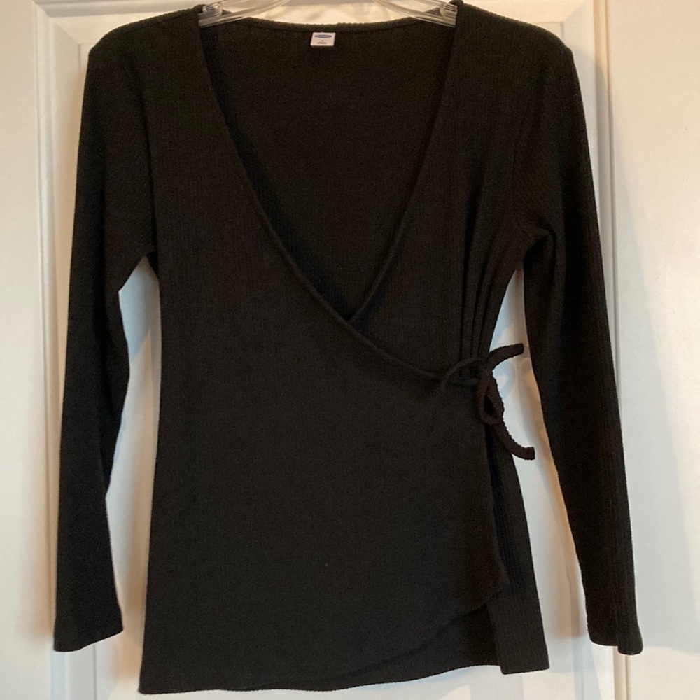 Women’s S Old Navy black V-neck wrap top